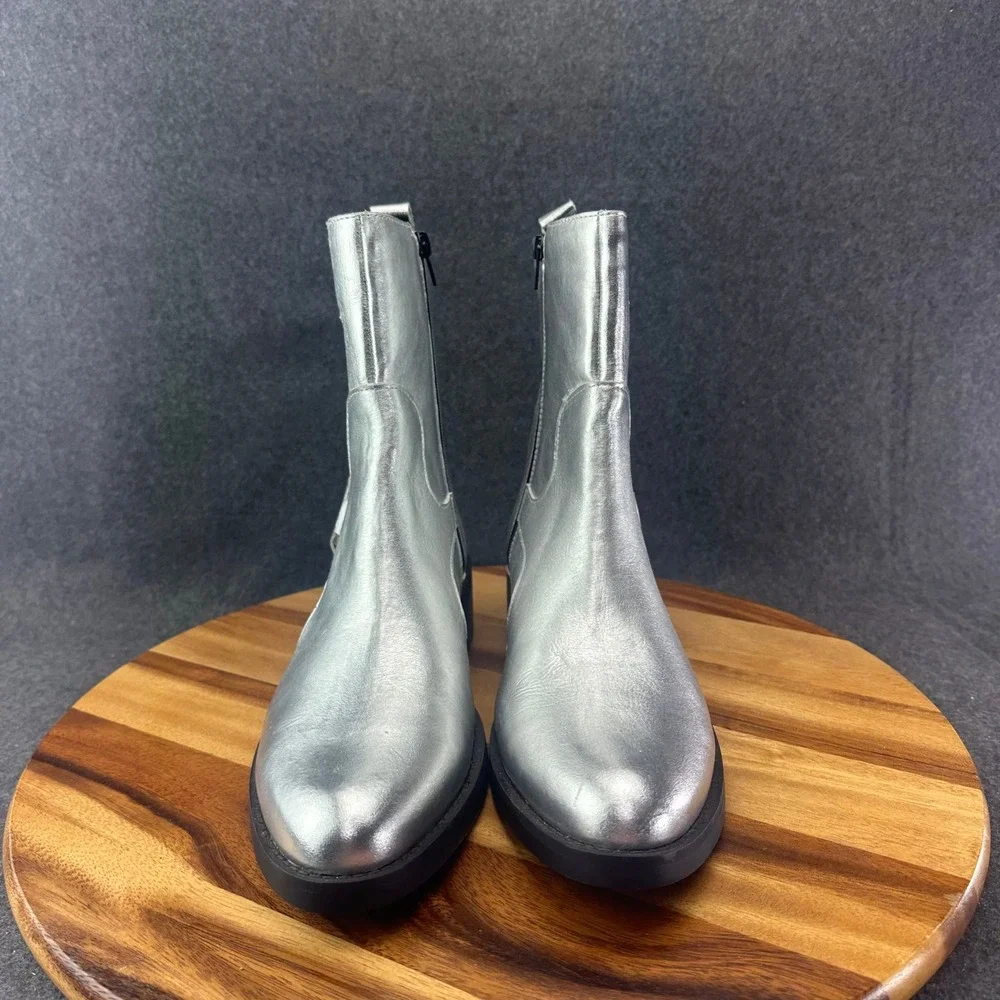 dingo silver metallic